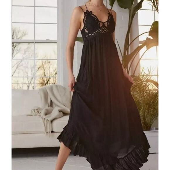 Free People FP One Adella Maxi Slip Dress Size xtra small Black Lace Smocked - Picture 1 of 8